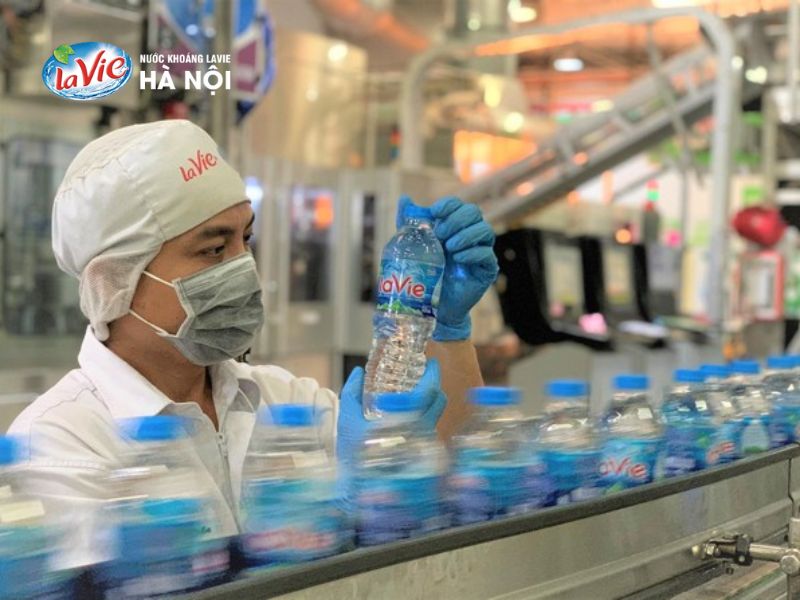 Một vài lưu ý khi uống nước khoáng Lavie